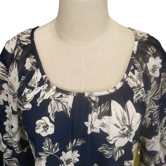Perception Concepts Floral Bell Sleeve Top NWT - Picture 9 of 10